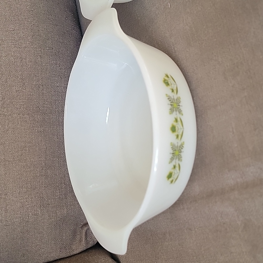 2 Anchor Hocking vintage serving dishes made in usa oven  and microwave safe